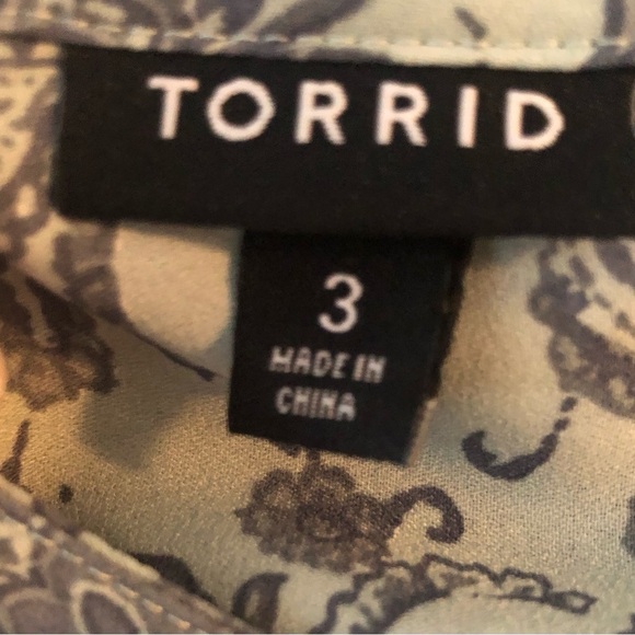 Torrid BLUE PAISLEY GEORGETTE DOLMAN BLOUSE Top Sz 3X 22-24”Career Lightweight - Picture 7 of 7